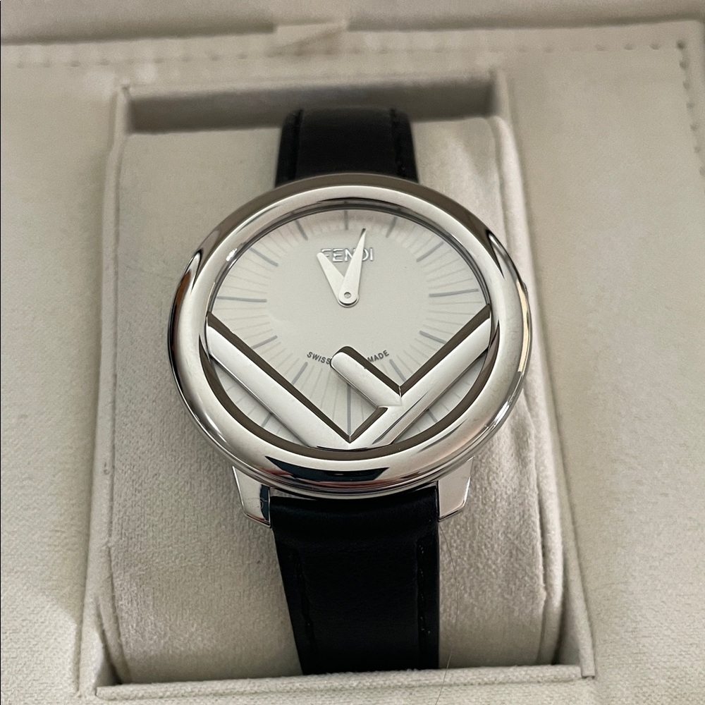 Fendi Monochrome Watch with Logo Detail and Black Leather Strap (36mm) - Picture 4 of 12
